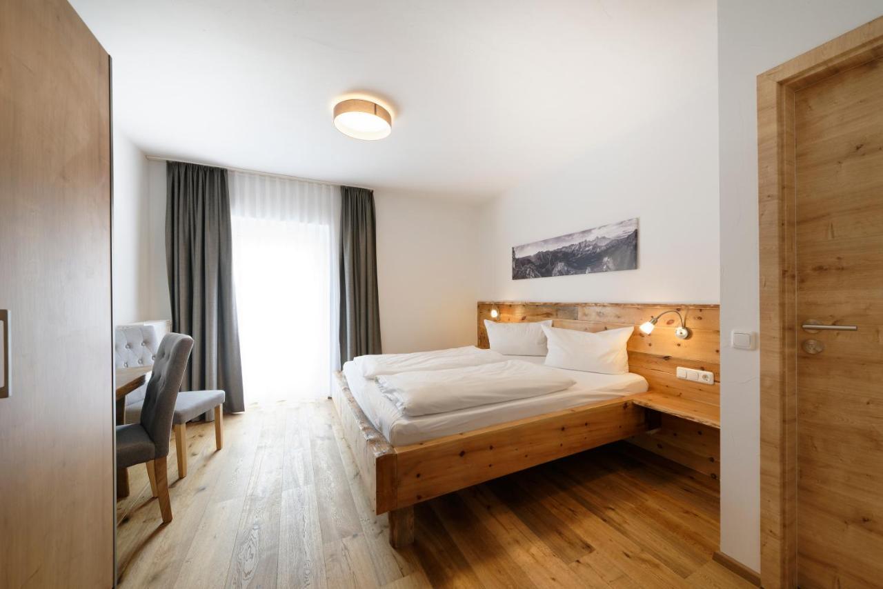 Hotel Garni Alpengruss Гармиш-Партенкирхен Екстериор снимка
