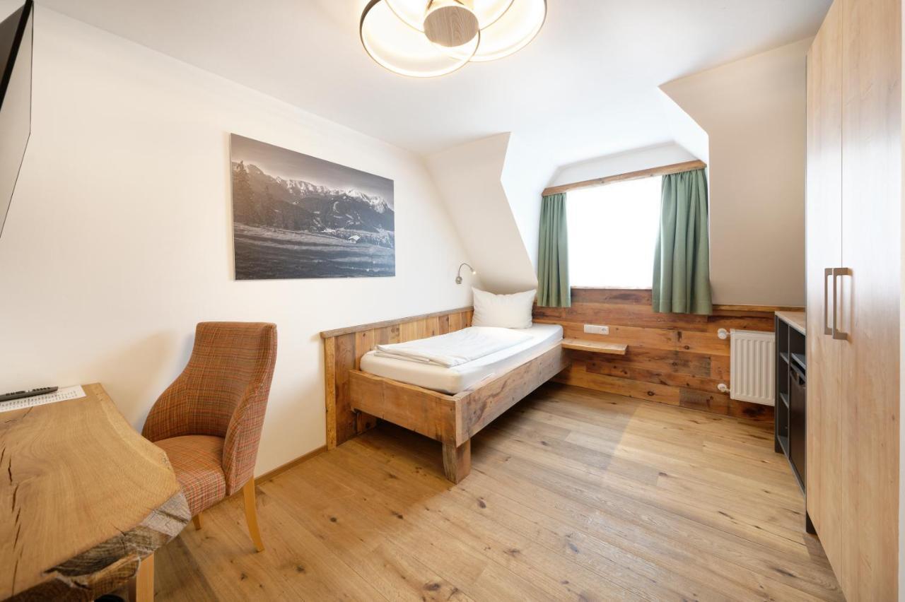 Hotel Garni Alpengruss Гармиш-Партенкирхен Екстериор снимка