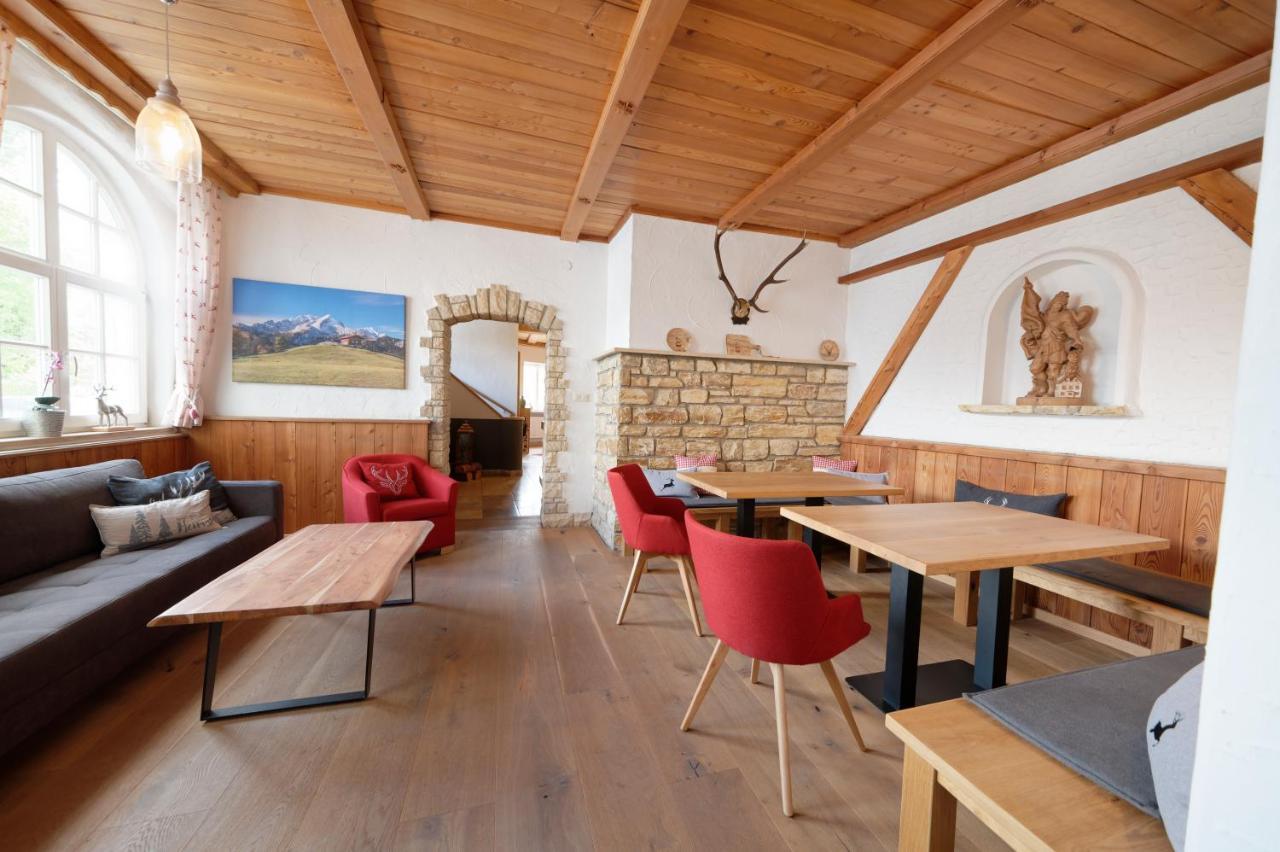 Hotel Garni Alpengruss Гармиш-Партенкирхен Екстериор снимка