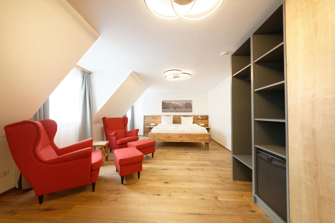 Hotel Garni Alpengruss Гармиш-Партенкирхен Екстериор снимка