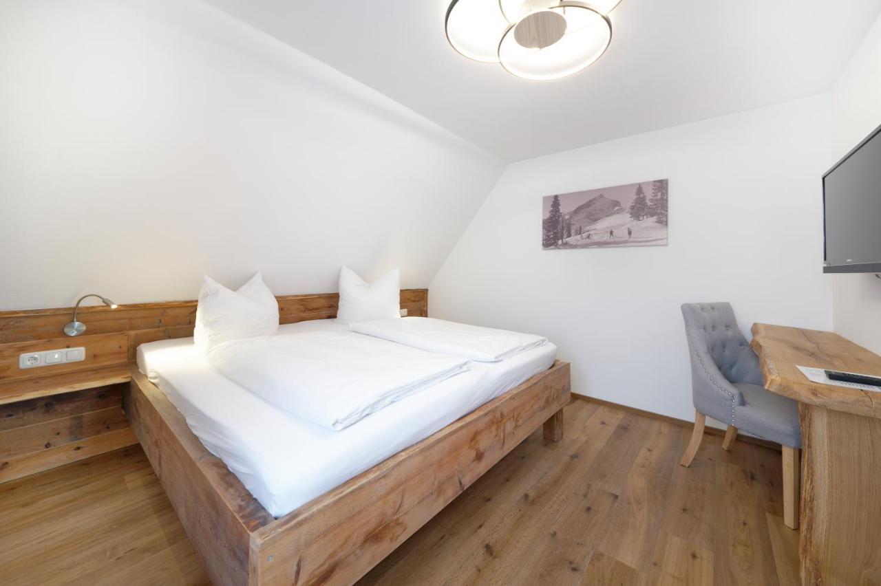 Hotel Garni Alpengruss Гармиш-Партенкирхен Екстериор снимка