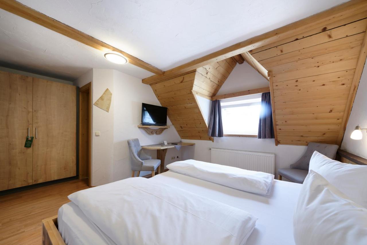 Hotel Garni Alpengruss Гармиш-Партенкирхен Екстериор снимка