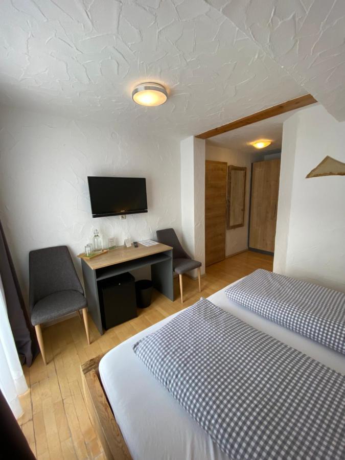 Hotel Garni Alpengruss Гармиш-Партенкирхен Екстериор снимка