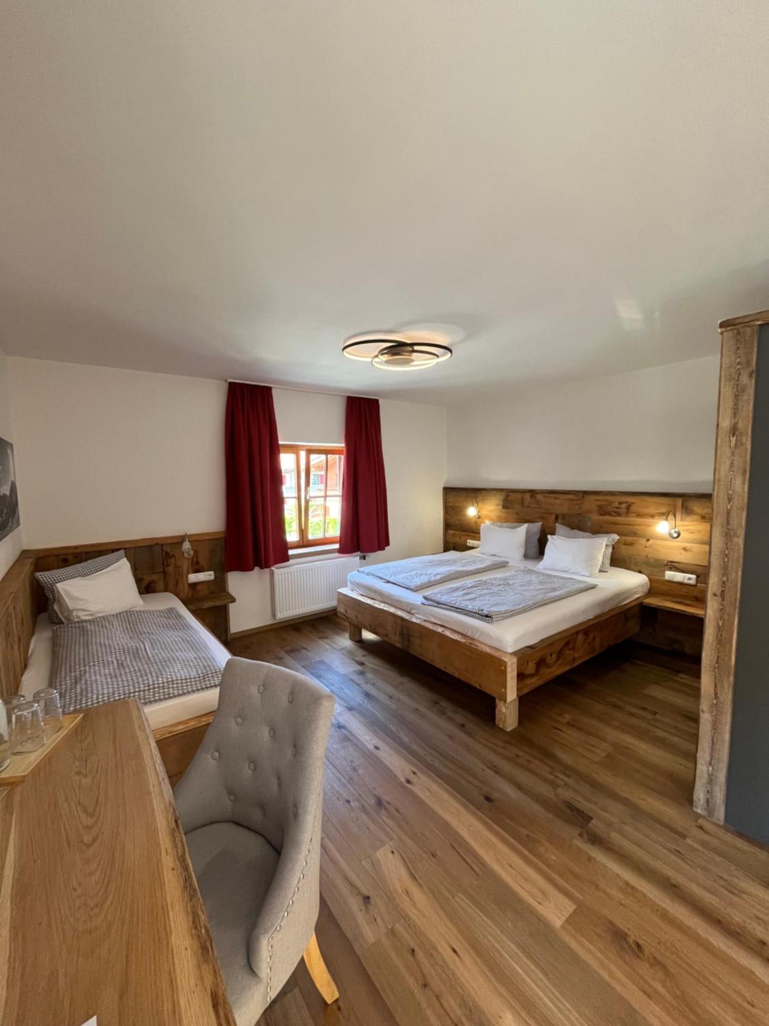 Hotel Garni Alpengruss Гармиш-Партенкирхен Екстериор снимка