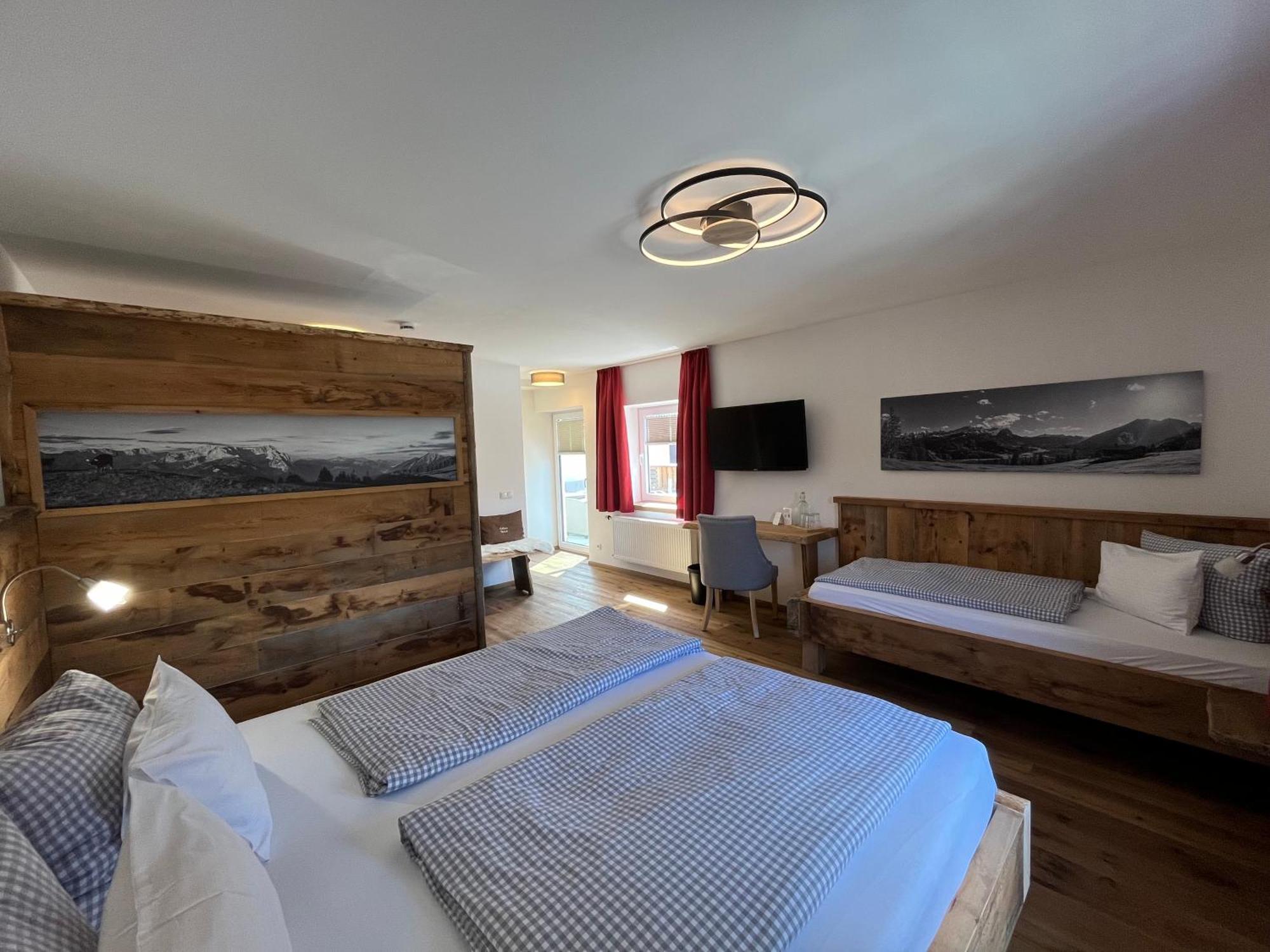 Hotel Garni Alpengruss Гармиш-Партенкирхен Екстериор снимка