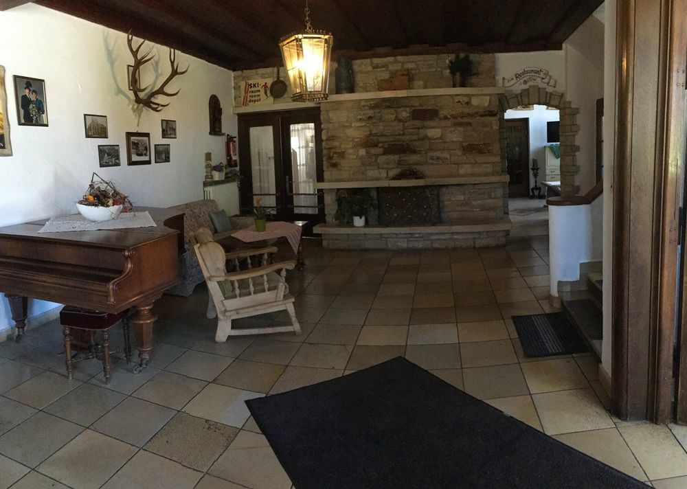 Hotel Garni Alpengruss Гармиш-Партенкирхен Екстериор снимка
