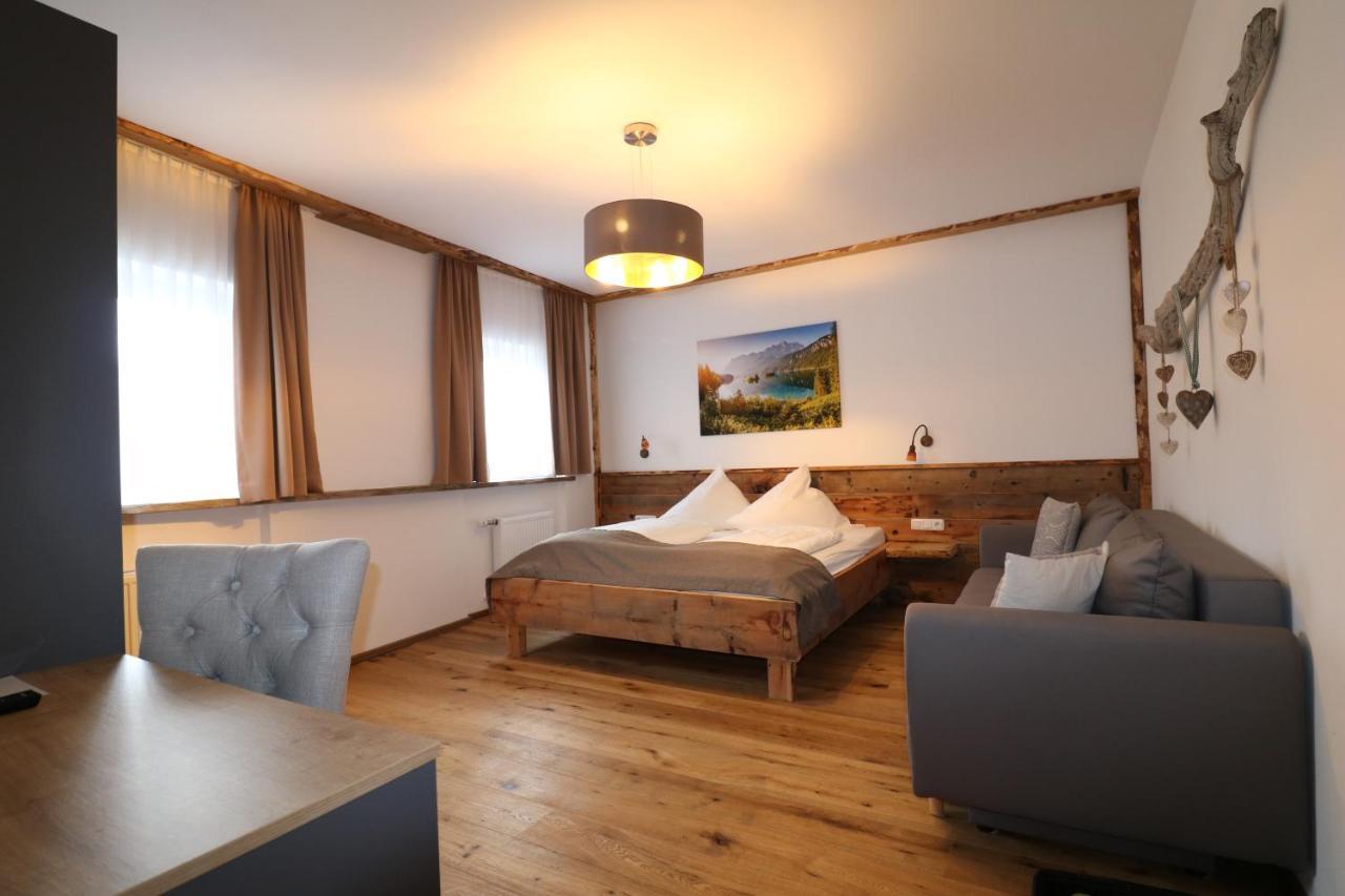 Hotel Garni Alpengruss Гармиш-Партенкирхен Екстериор снимка