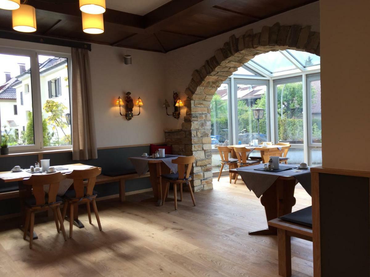 Hotel Garni Alpengruss Гармиш-Партенкирхен Екстериор снимка