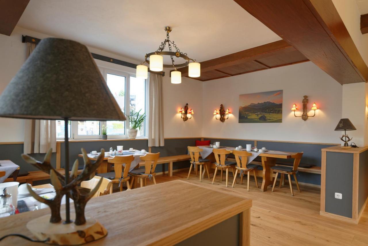 Hotel Garni Alpengruss Гармиш-Партенкирхен Екстериор снимка
